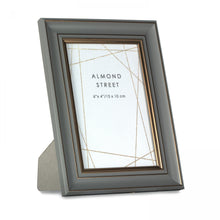 Load image into Gallery viewer, Almond Street - Woburn 6 x 4 photo frame