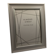 Load image into Gallery viewer, Almond Street - Holt 7 x 5 Photo Frame