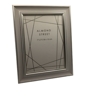 Almond Street - Holt 7 x 5 Photo Frame