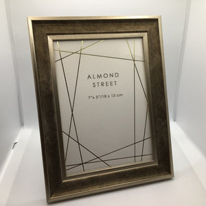 Almond Street - Barnes 7 x 5 Photo Frame